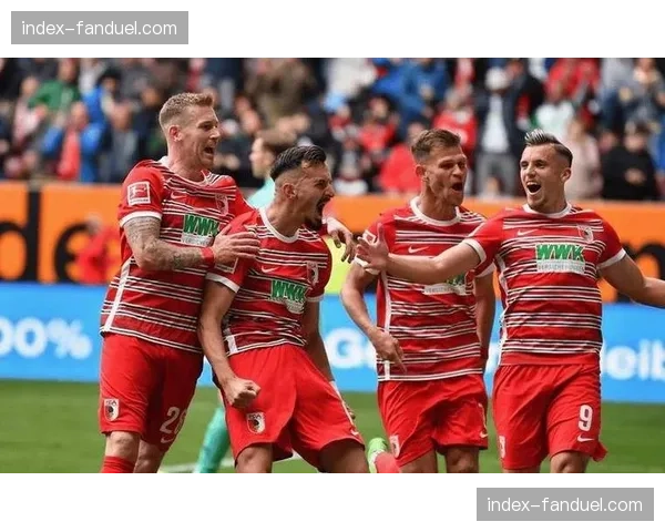 奥格斯堡发布伤病报告，三名主力后卫有望在关键战复出