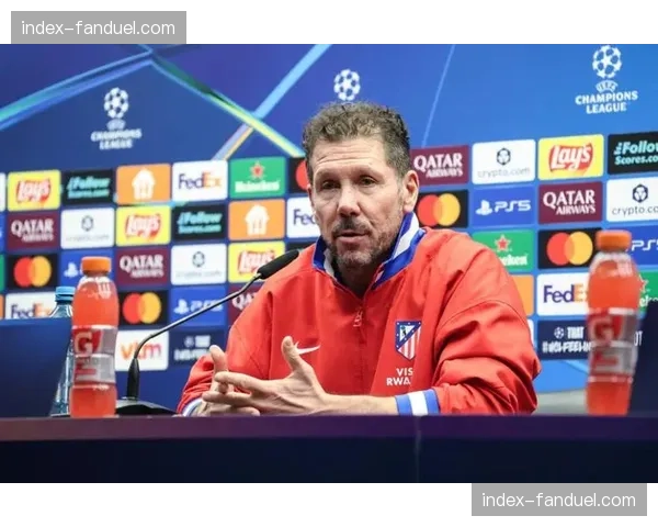 马竞主帅西蒙尼出席发布会,确认格列兹曼可以首发出战阿森纳